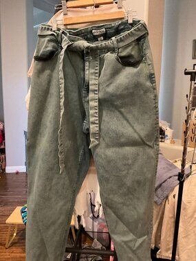 Ava & Viv Belted Tapered Jeans | Sage Green Acid Wash | Size 18W | Plus | Like N